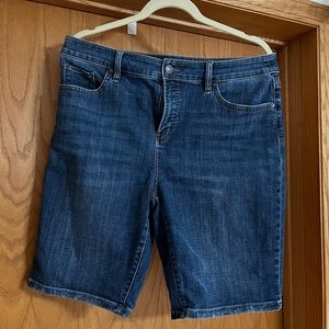 Chico’s so slimming jean girlfriend shorts size 2
